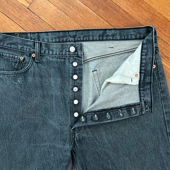 Levi’s 501 Gray Buttonfly Jeans Sz 40 - Picture 5 of 5